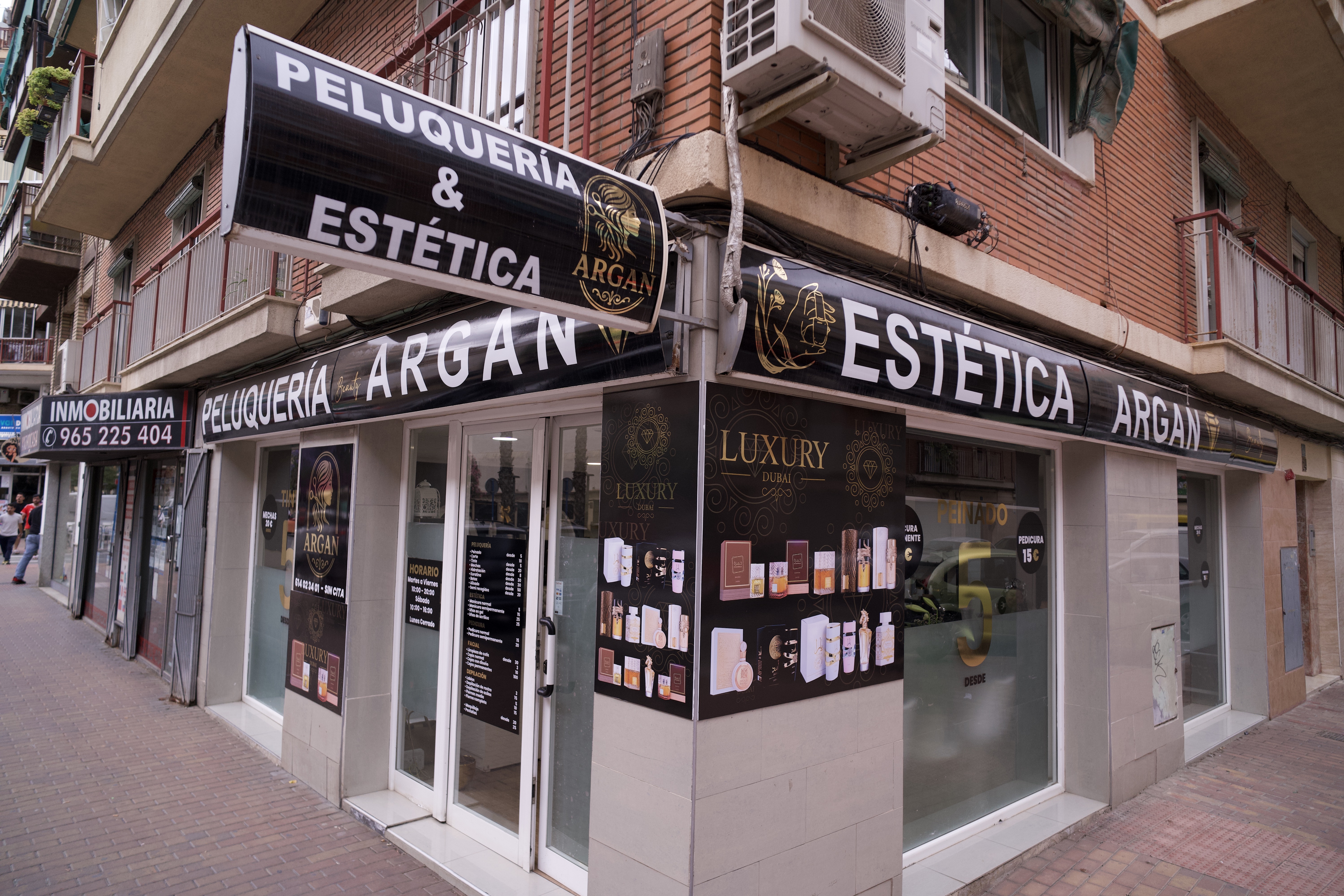 Fachada Salon Argan